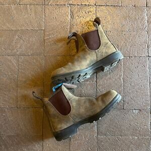 Blundstone Brown Leather Chelsea Work Boots with Dark Brown Elastic